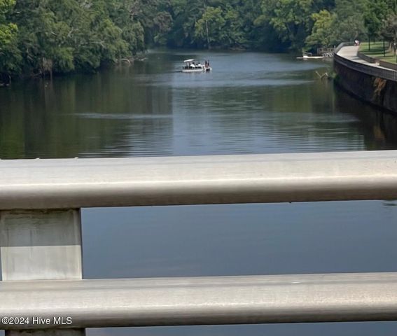 162 Seashore Street, Grimesland, NC 27837