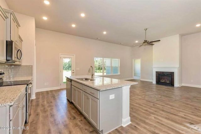 162 Seashore Street, Grimesland, NC 27837