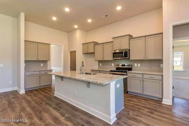 162 Seashore Street, Grimesland, NC 27837