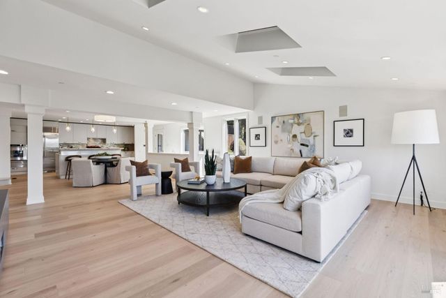 25 Mark Ter, Tiburon, CA 94920