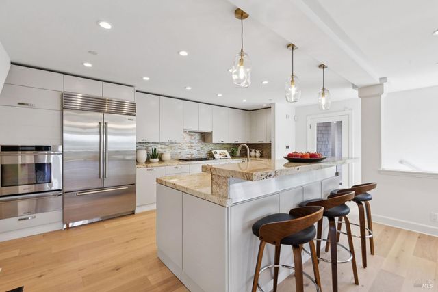 25 Mark Ter, Tiburon, CA 94920