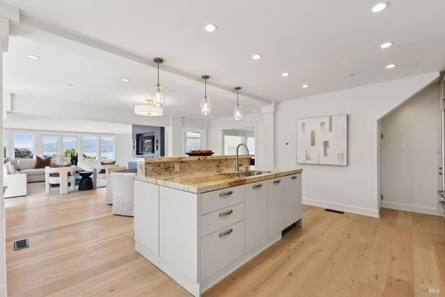 25 Mark Ter, Tiburon, CA 94920