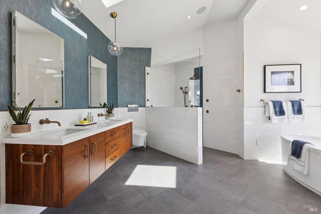 25 Mark Ter, Tiburon, CA 94920