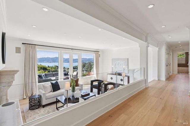 25 Mark Ter, Tiburon, CA 94920