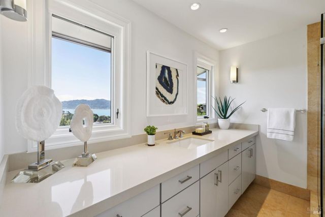 25 Mark Ter, Tiburon, CA 94920