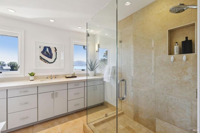 25 Mark Ter, Tiburon, CA 94920
