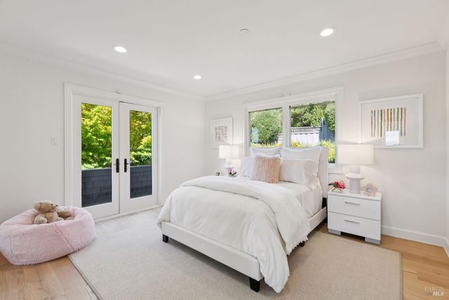 25 Mark Ter, Tiburon, CA 94920