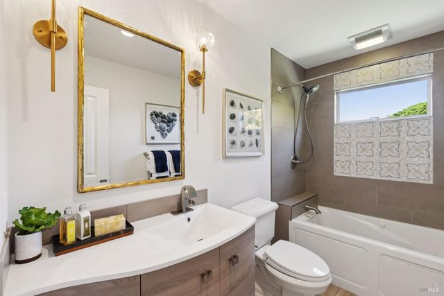 25 Mark Ter, Tiburon, CA 94920