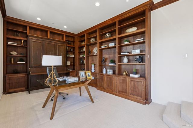 25 Mark Ter, Tiburon, CA 94920