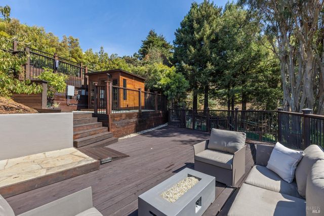 25 Mark Ter, Tiburon, CA 94920