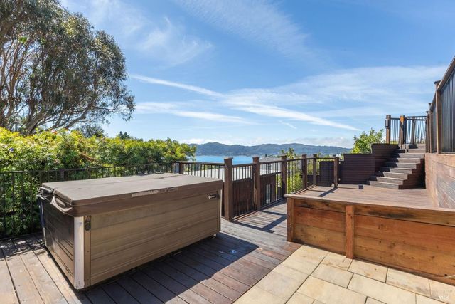 25 Mark Ter, Tiburon, CA 94920