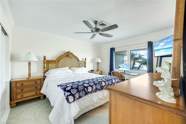 785 Willow CT, Marco Island, FL 34145