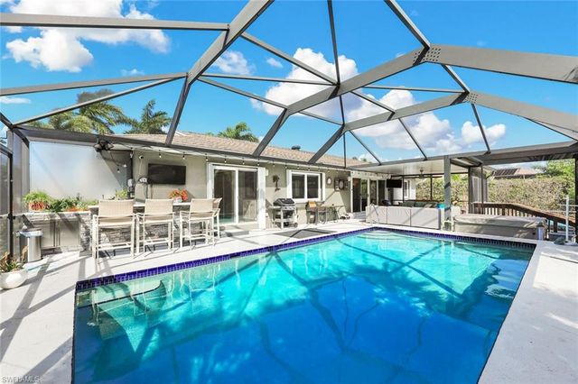 785 Willow CT, Marco Island, FL 34145