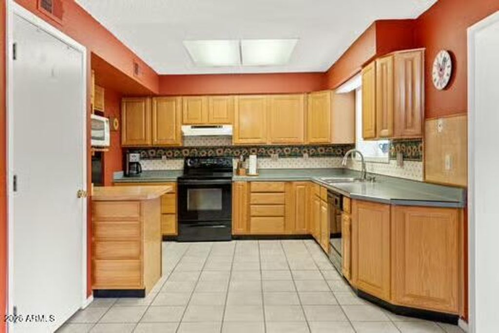 973 W 4TH Avenue, Apache Junction, AZ 85120 — photo 5