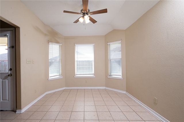 2007 Margaret Ln, Kingsville, TX 78363