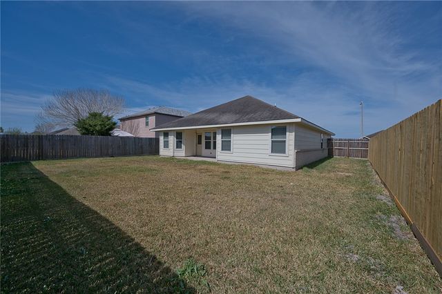 2007 Margaret Ln, Kingsville, TX 78363