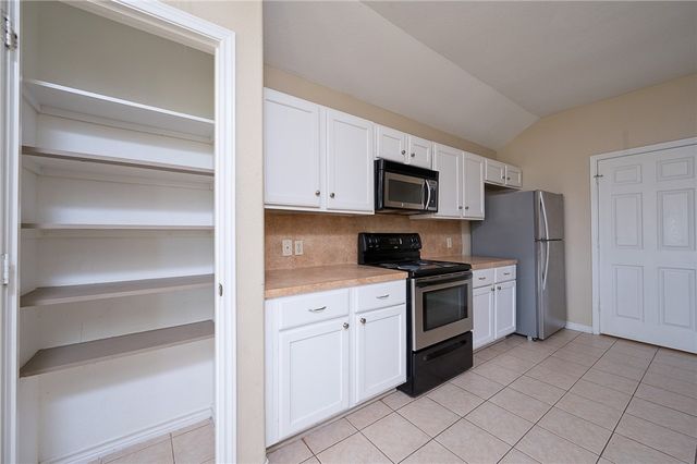 2007 Margaret Ln, Kingsville, TX 78363