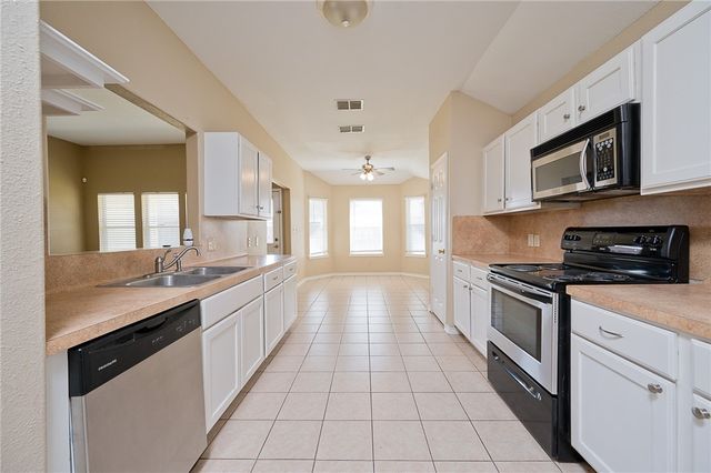 2007 Margaret Ln, Kingsville, TX 78363