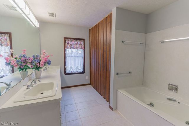 51883 Telegraph, Amherst, OH 44001