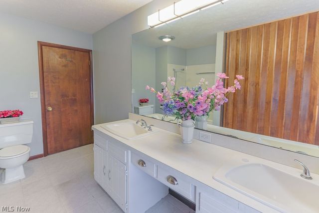 51883 Telegraph, Amherst, OH 44001