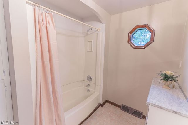 51883 Telegraph, Amherst, OH 44001