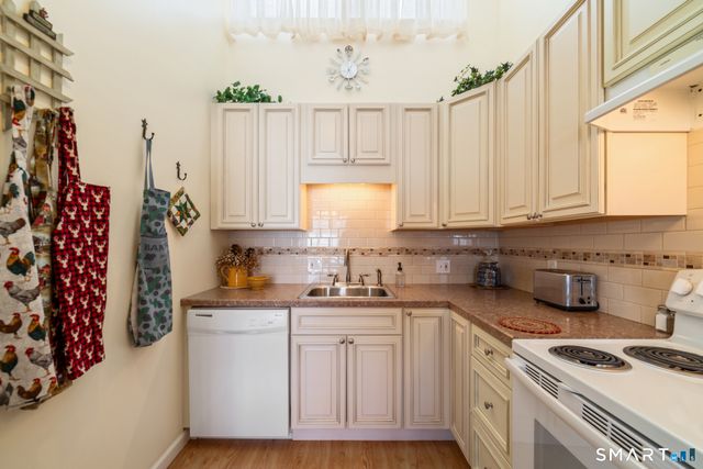 550 Heritage Village A, Southbury, CT 06488