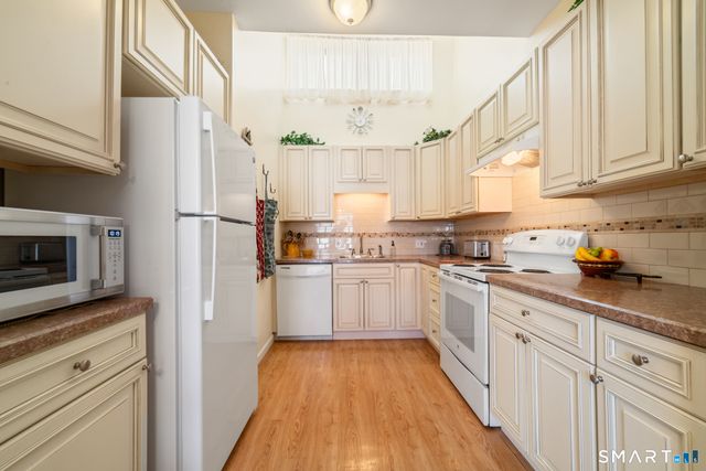 550 Heritage Village A, Southbury, CT 06488