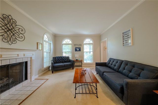 2448 Glen Cove Way, High Point, NC 27265