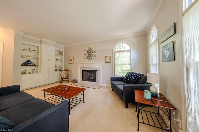 2448 Glen Cove Way, High Point, NC 27265