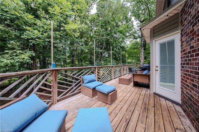 2448 Glen Cove Way, High Point, NC 27265