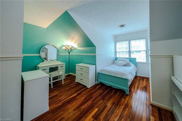 2448 Glen Cove Way, High Point, NC 27265