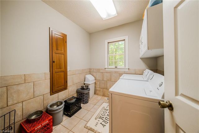 2448 Glen Cove Way, High Point, NC 27265