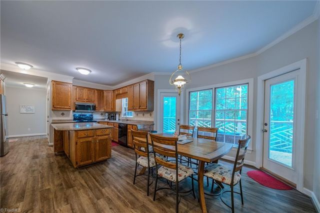 2448 Glen Cove Way, High Point, NC 27265