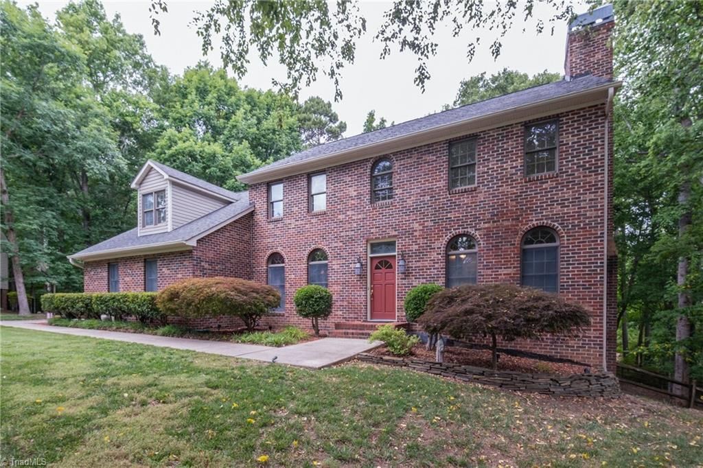 2448 Glen Cove Way, High Point, NC 27265