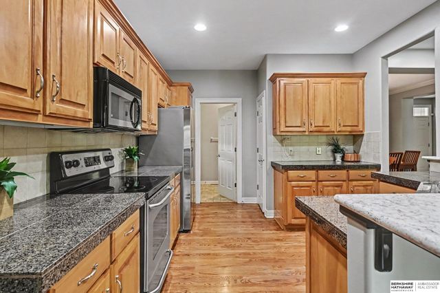 7153 N 115th Street, Omaha, NE 68142