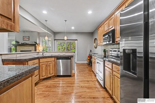 7153 N 115th Street, Omaha, NE 68142
