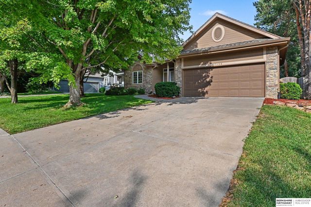7153 N 115th Street, Omaha, NE 68142
