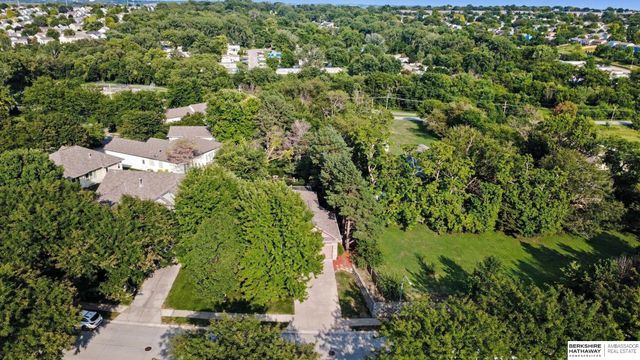 7153 N 115th Street, Omaha, NE 68142