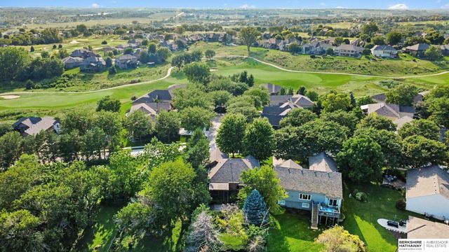 7153 N 115th Street, Omaha, NE 68142