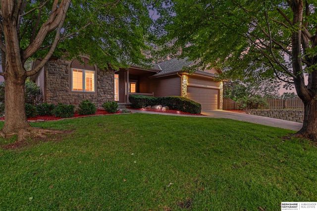 7153 N 115th Street, Omaha, NE 68142