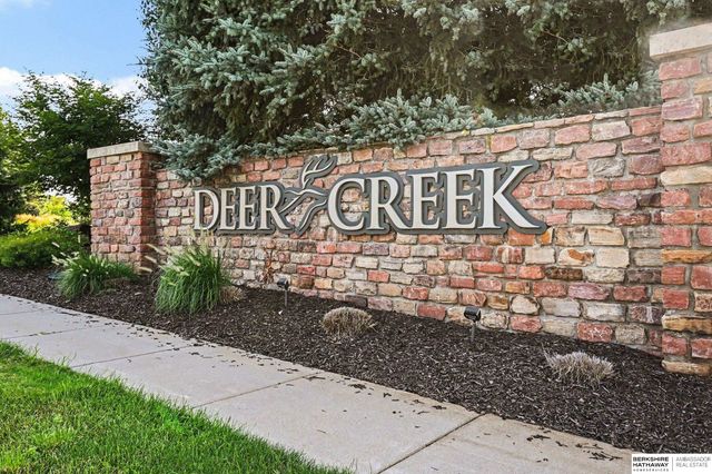 7153 N 115th Street, Omaha, NE 68142