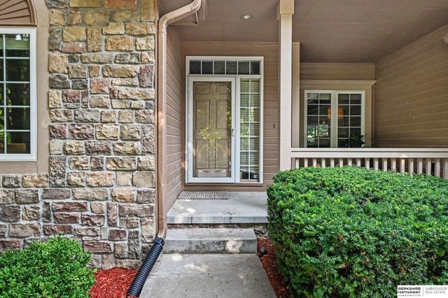 7153 N 115th Street, Omaha, NE 68142