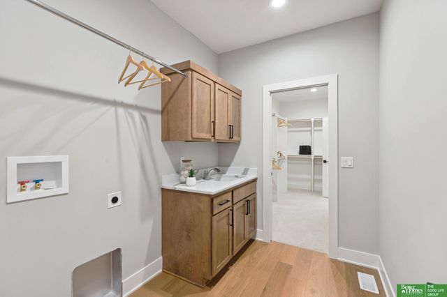 3321 S 212th Street, Elkhorn, NE 68022