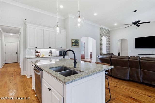 129 Richburg Court, Pearl, MS 39208