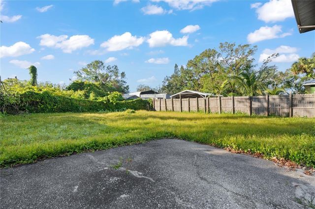 1244 31ST AVENUE E, Bradenton, FL 34208