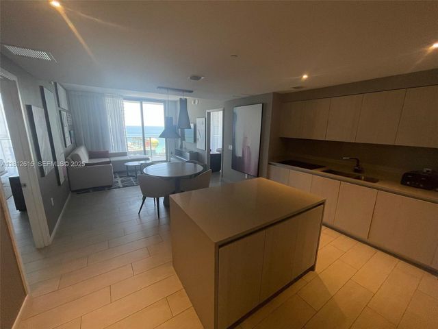 4010 S Ocean Drive R1705, Hollywood, FL 33019