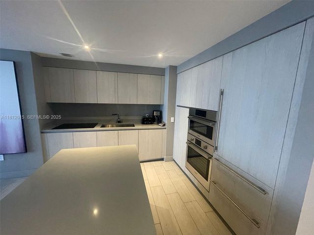 4010 S Ocean Drive R1705, Hollywood, FL 33019