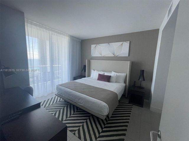 4010 S Ocean Drive R1705, Hollywood, FL 33019