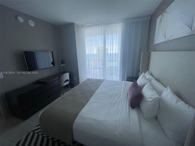 4010 S Ocean Drive R1705, Hollywood, FL 33019