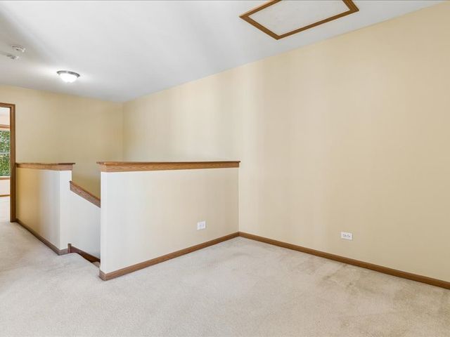 980 Sheridan Circle 980, Naperville, IL 60563